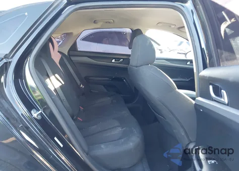 2022 Kia K5 Lx z USA, uszkodzony, nr VIN 5XXG24J27NG118035